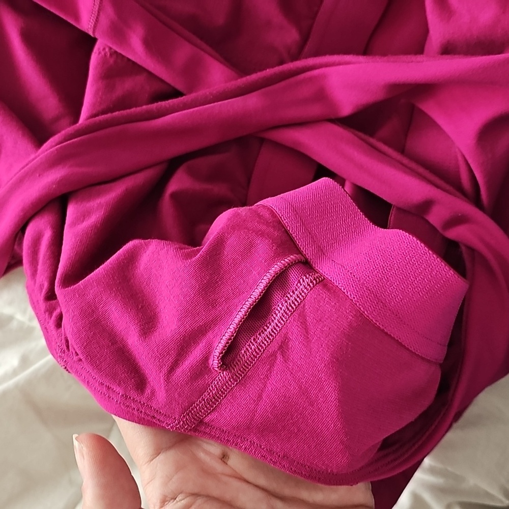 Lululemon Womens Tank Top With Bra Shelf! Believe Is Rippened Raspberry! - Picture 5 of 6